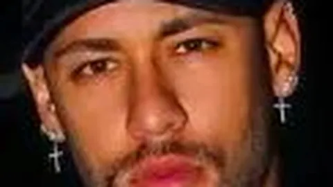 中国女子佩剑队时隔14年再夺世界杯团体冠军，中新网讯